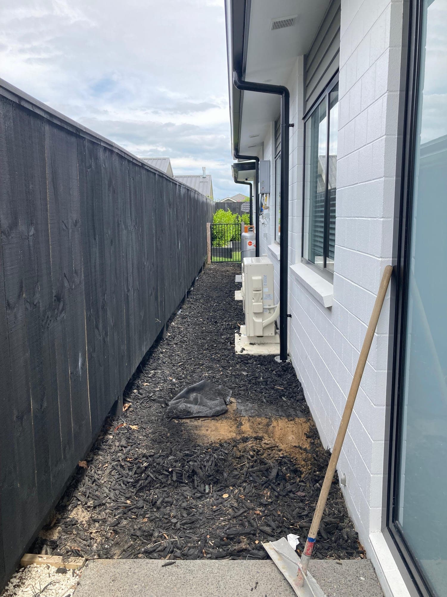 Side-of-House Turf Path before the work